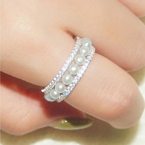 Women's Faux Pearl Ring - Picture 4 of 4